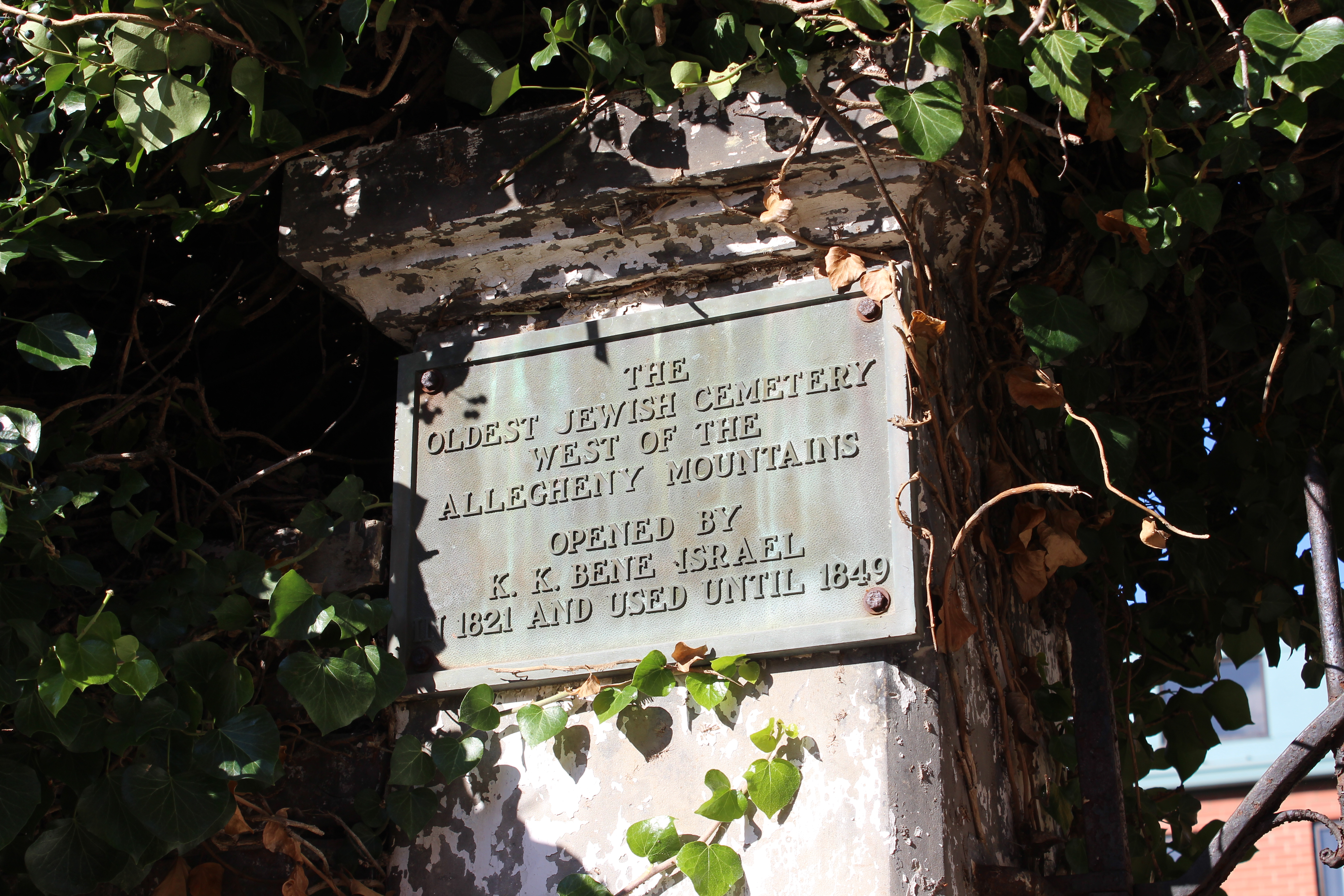Historic plaque identifying Chestnut Street Cemetery in Cincinnati